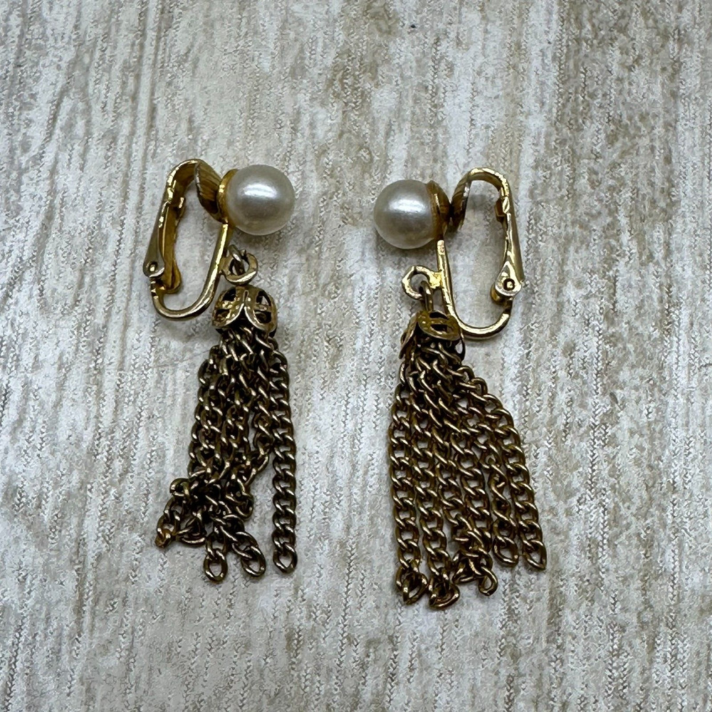Vintage Celebrity Signed Gold And Silver Tone Tassel Dangle‎ Clip On Earrings